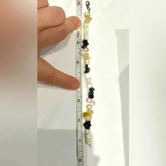 Simple and  elegant natural stones bracelet - Picture 4 of 5